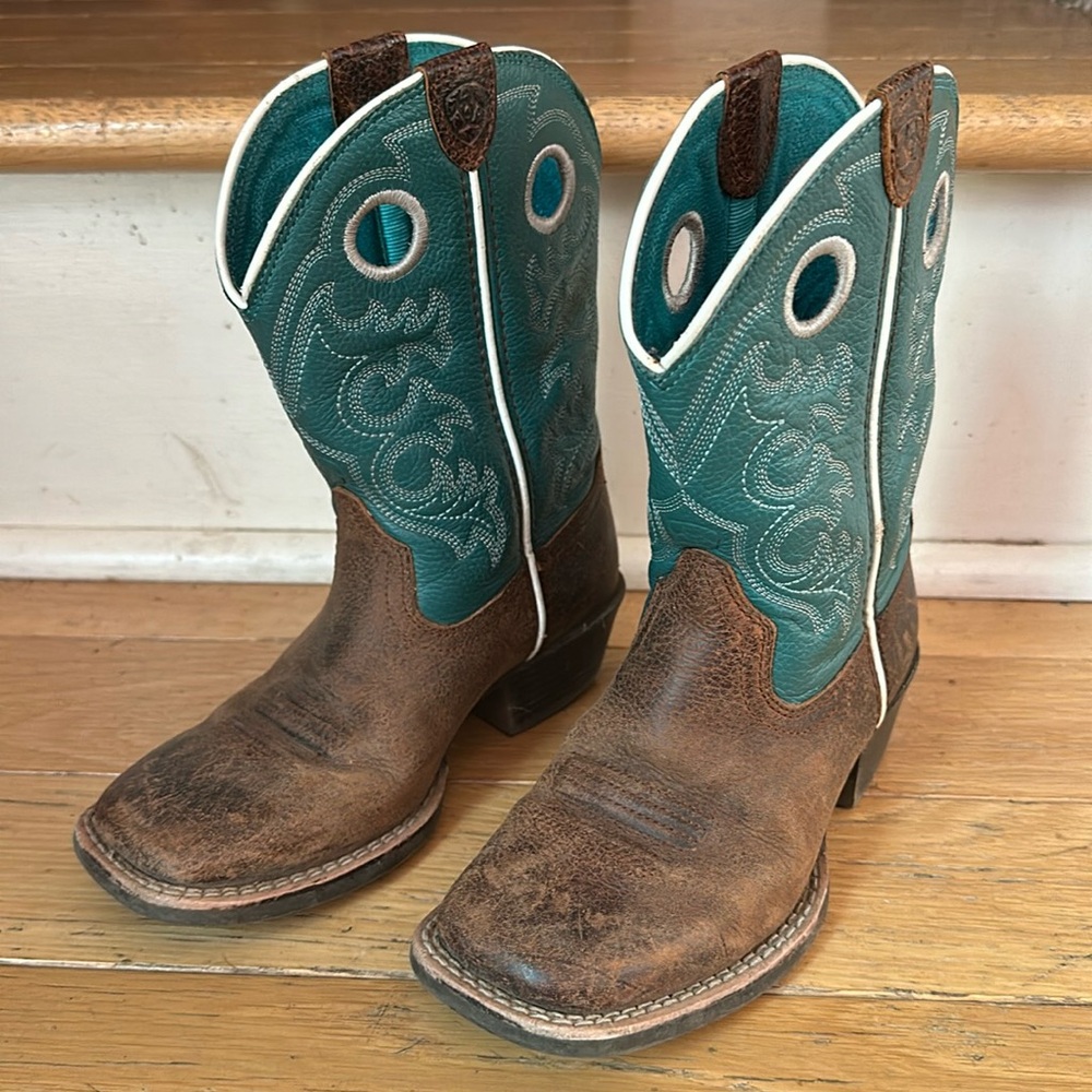 Ariat Girls size 11 cowgirl boots